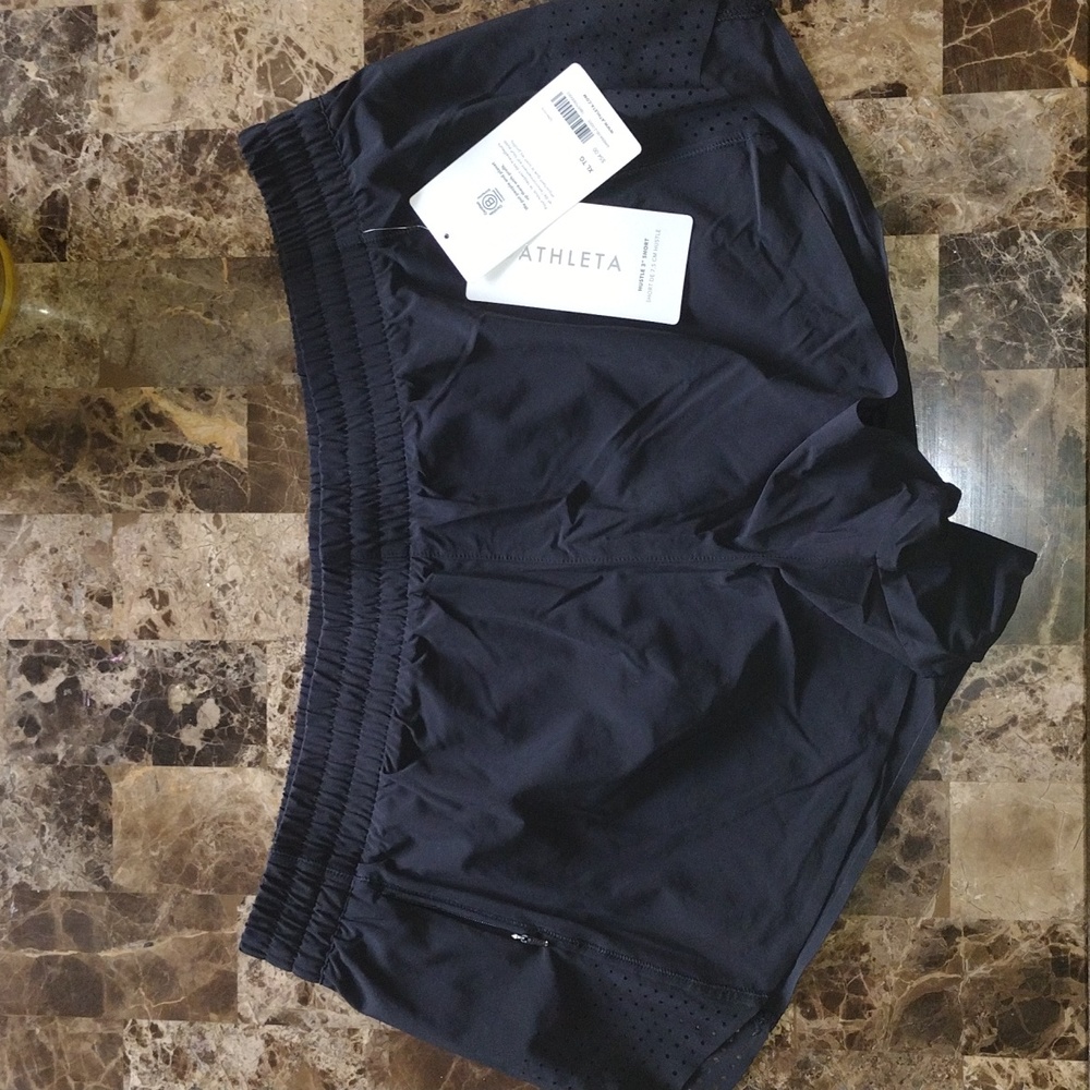 NWT- Athleta Black Hustle 3" shorts